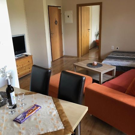 Appartamento Beska Bešeňová Esterno foto
